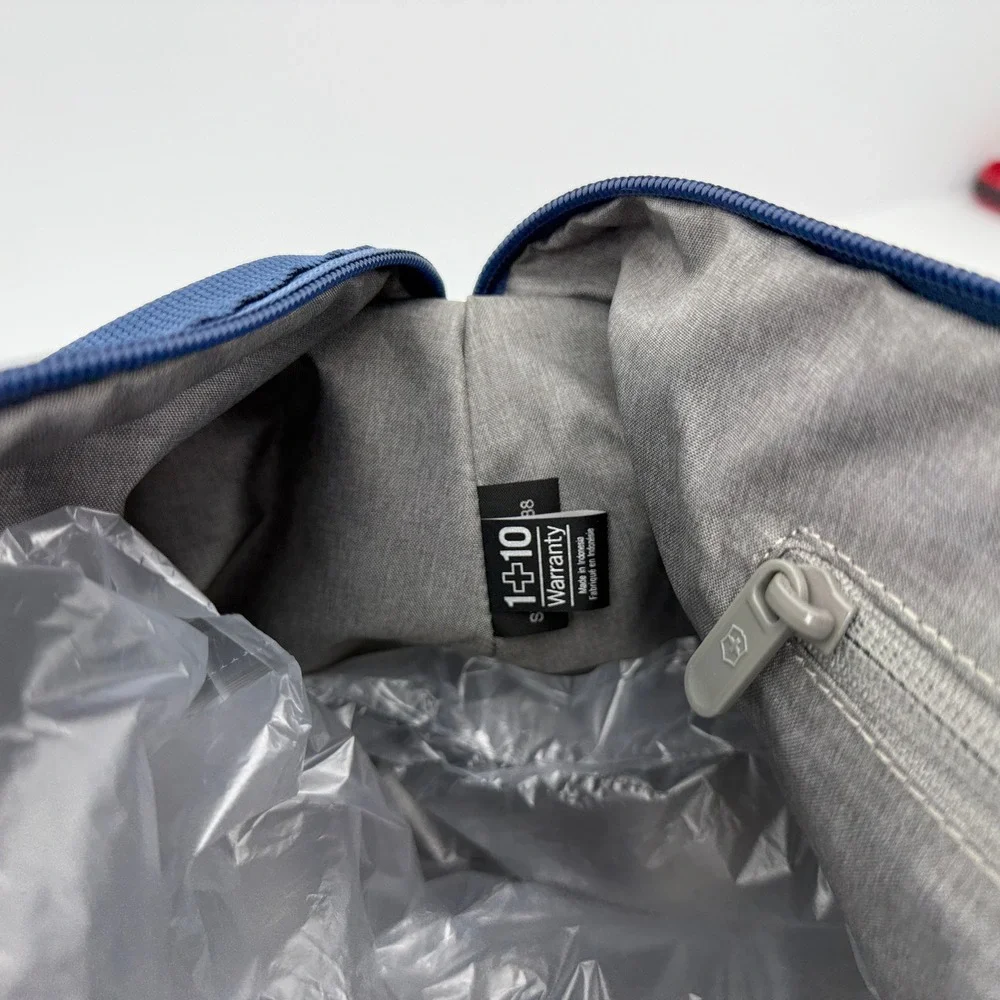 Victorinox Werks‎ Traveler 6.0 Weekender Tote Bag Black Drop Down Expansion New